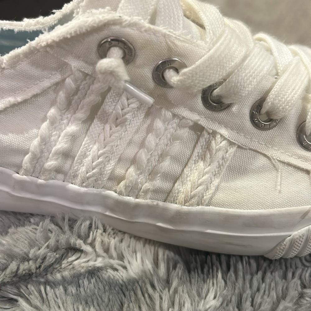Blowfish white sneakers - Picture 2 of 4